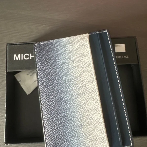 NIB Michael Kors Card Case Ombre - Picture 2 of 3